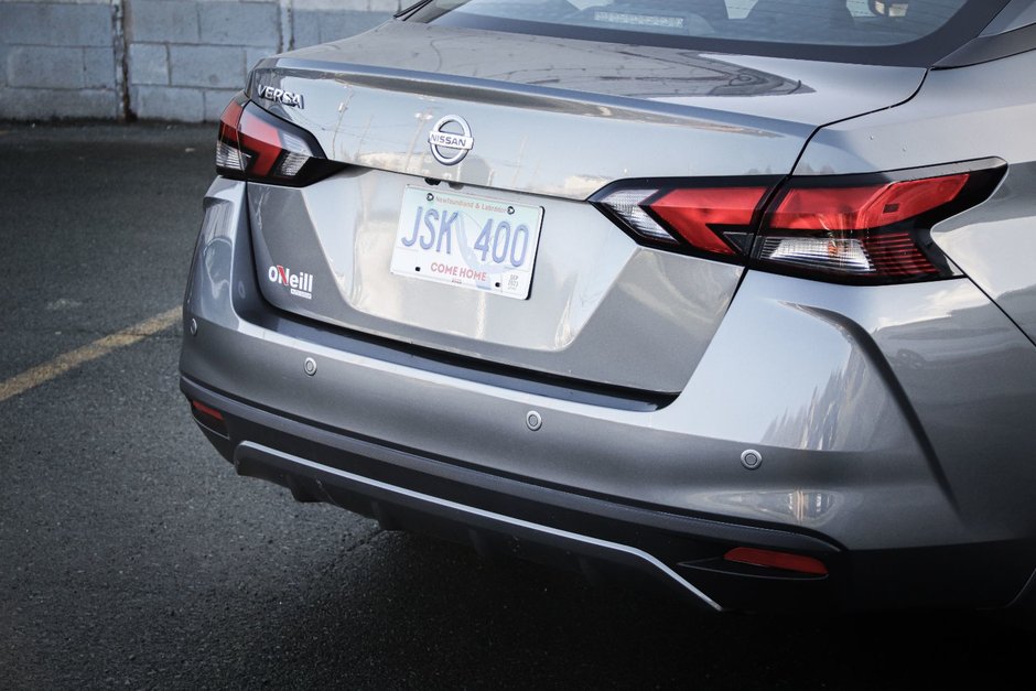 2022 Nissan Versa S-8