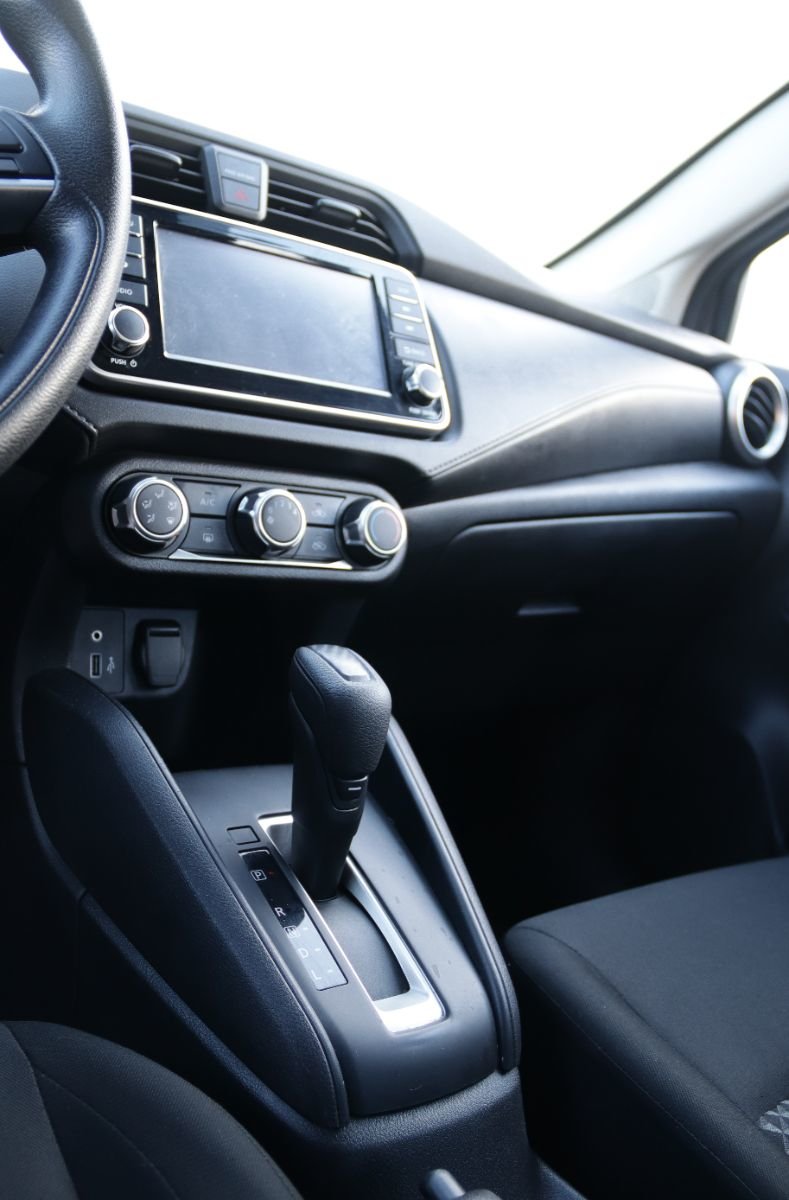 2022 Nissan Versa S-17