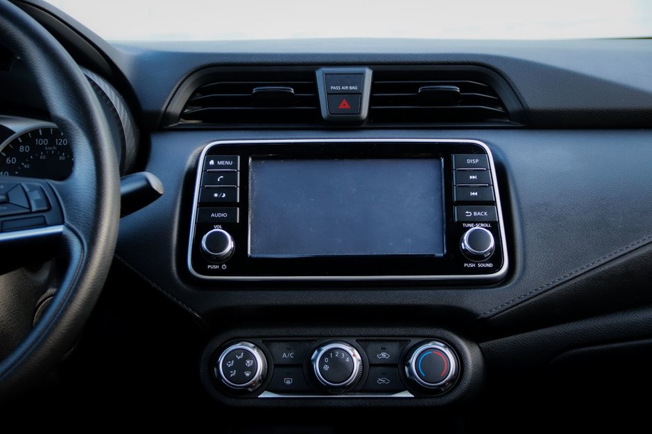 2022 Nissan Versa S-19