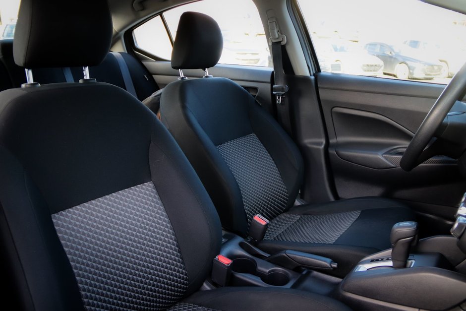 2022 Nissan Versa S-23