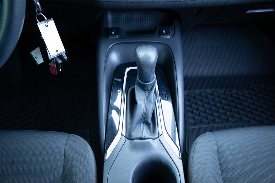 2024 Toyota Corolla LE-18