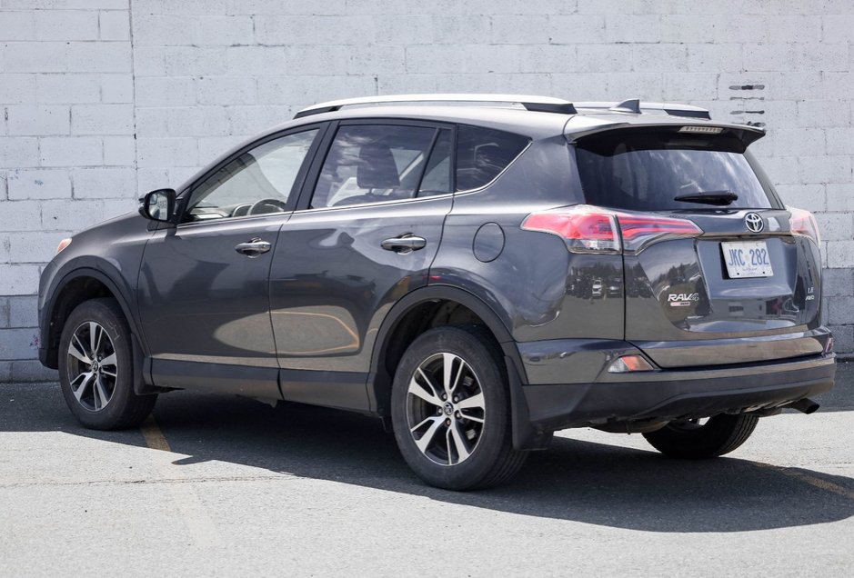 2018 Toyota RAV4 LE-6