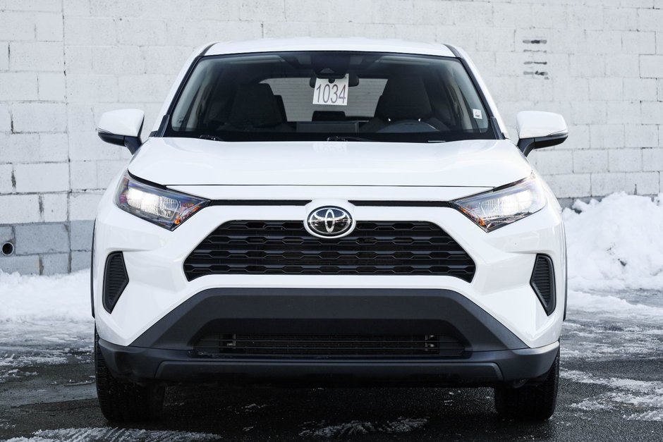 2022 Toyota RAV4 LE-4