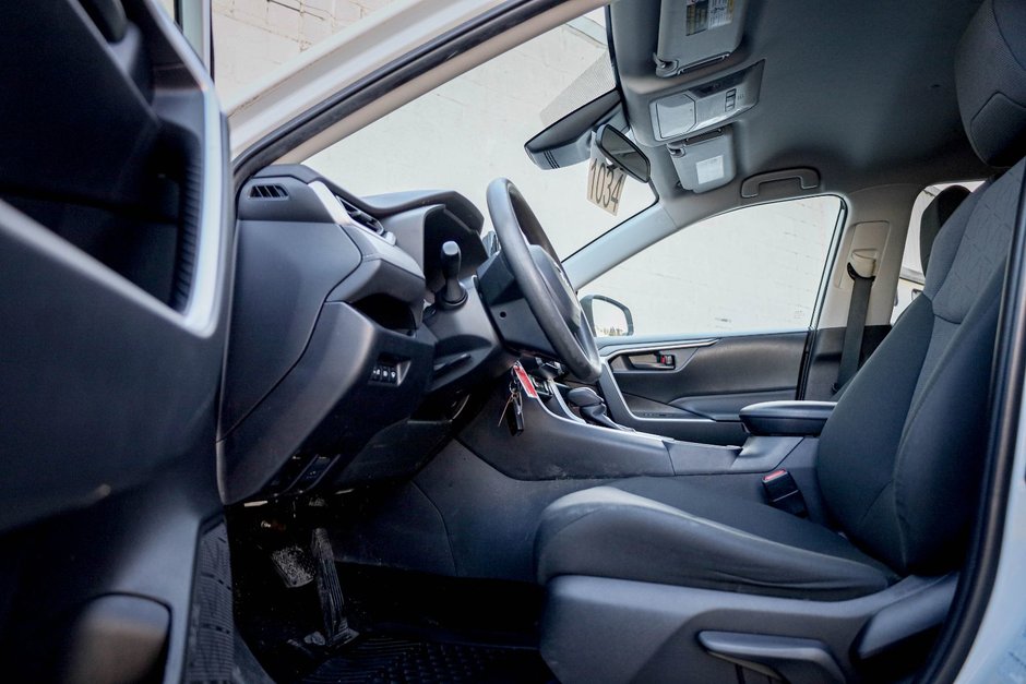 2022 Toyota RAV4 LE-8