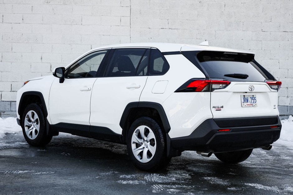 2022 Toyota RAV4 LE-5