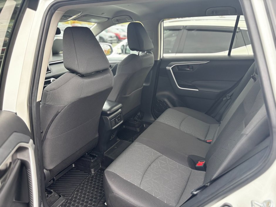 2024 Toyota RAV4 LE-9