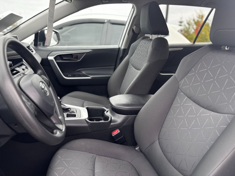 2024 Toyota RAV4 LE-8
