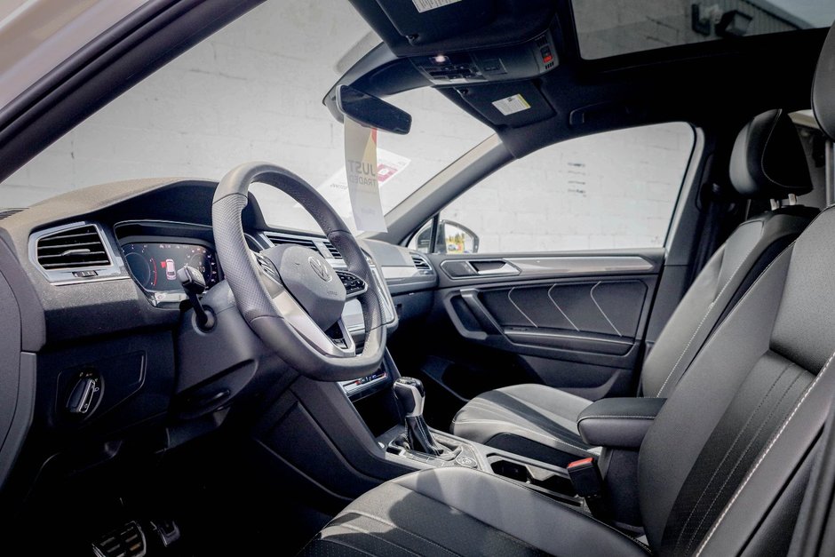 2024 Volkswagen Tiguan Comfortline R-Line Black Edition-10