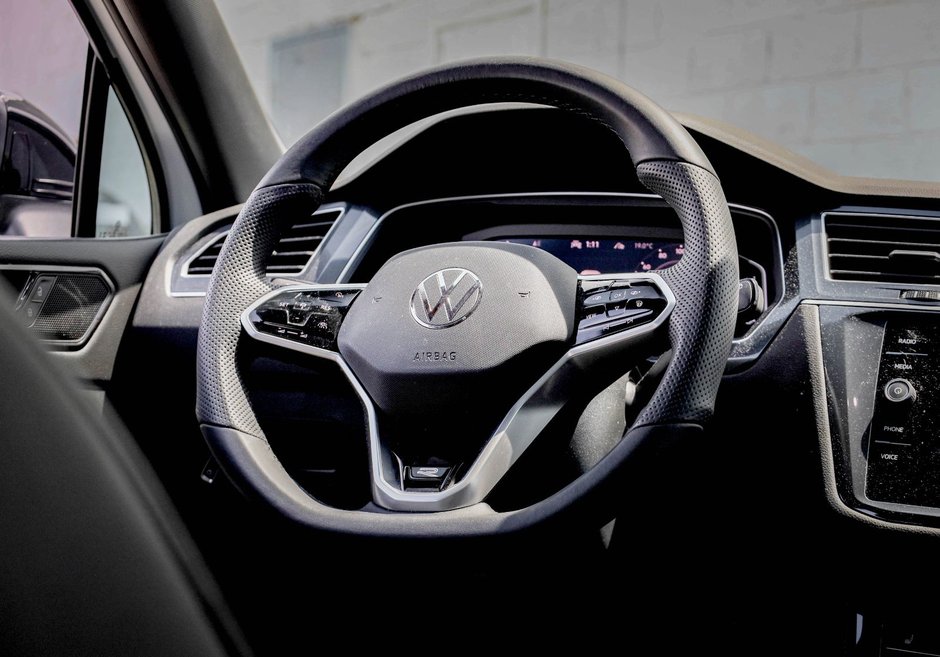2024 Volkswagen Tiguan Comfortline R-Line Black Edition-16