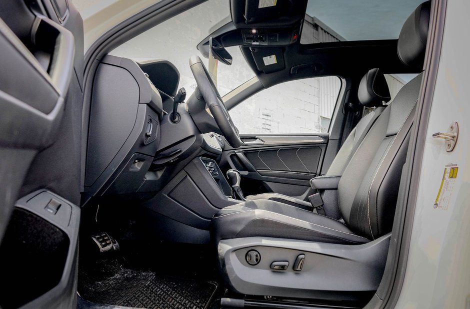 2024 Volkswagen Tiguan Comfortline R-Line Black Edition-9