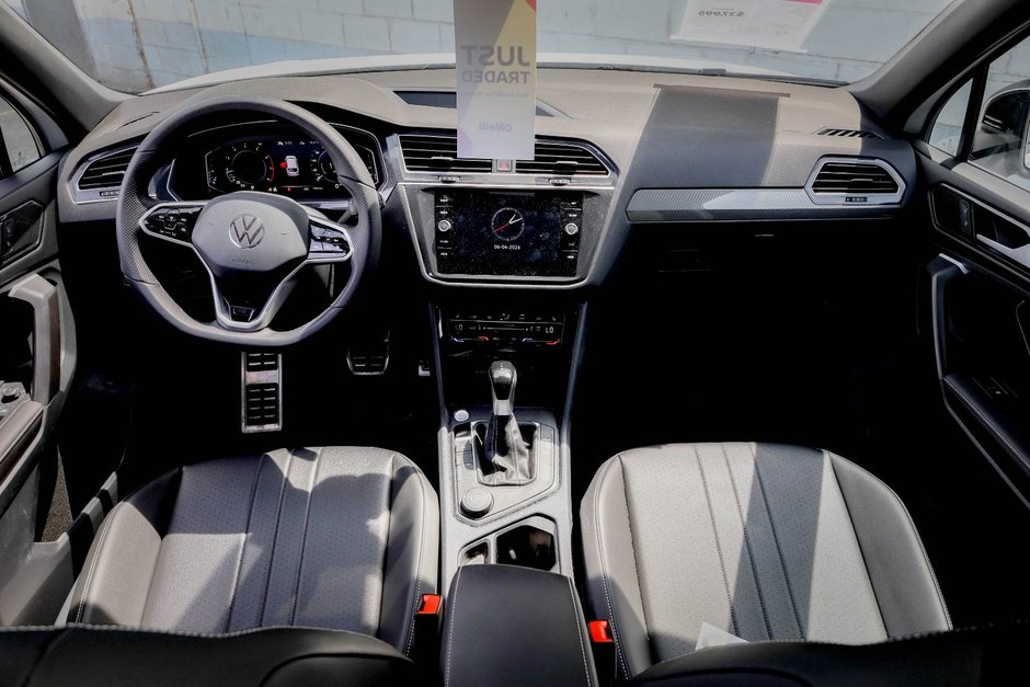 2024 Volkswagen Tiguan Comfortline R-Line Black Edition-15