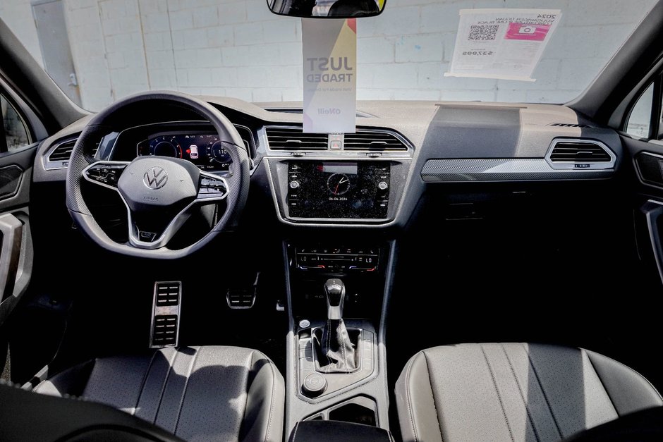 2024 Volkswagen Tiguan Comfortline R-Line Black Edition-14