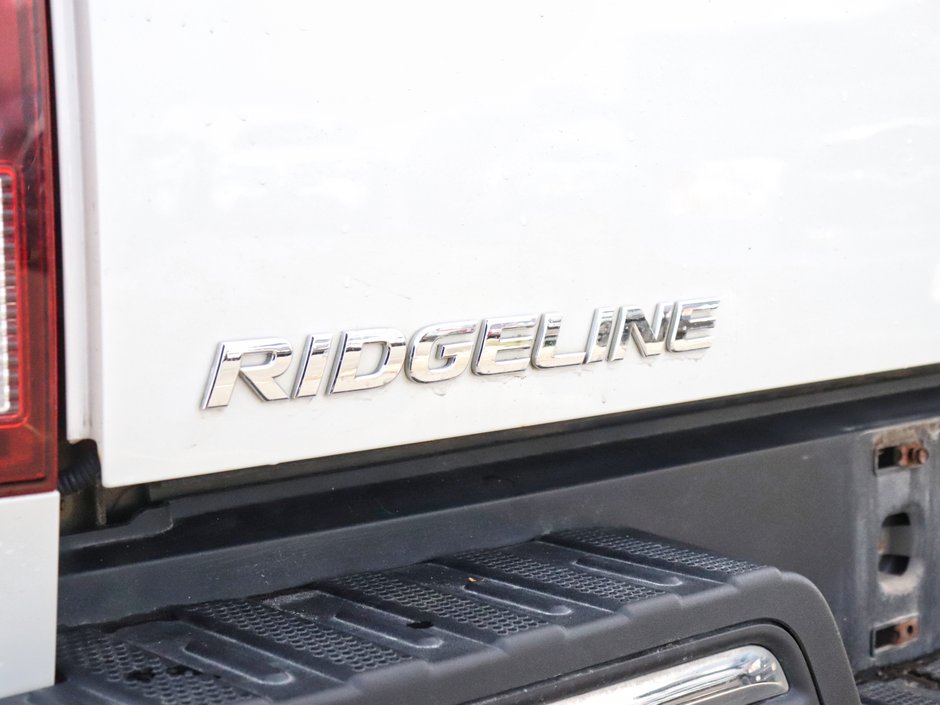 2017 Honda Ridgeline Touring-18