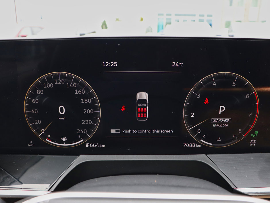 2025 Infiniti QX80 SENSORY-26