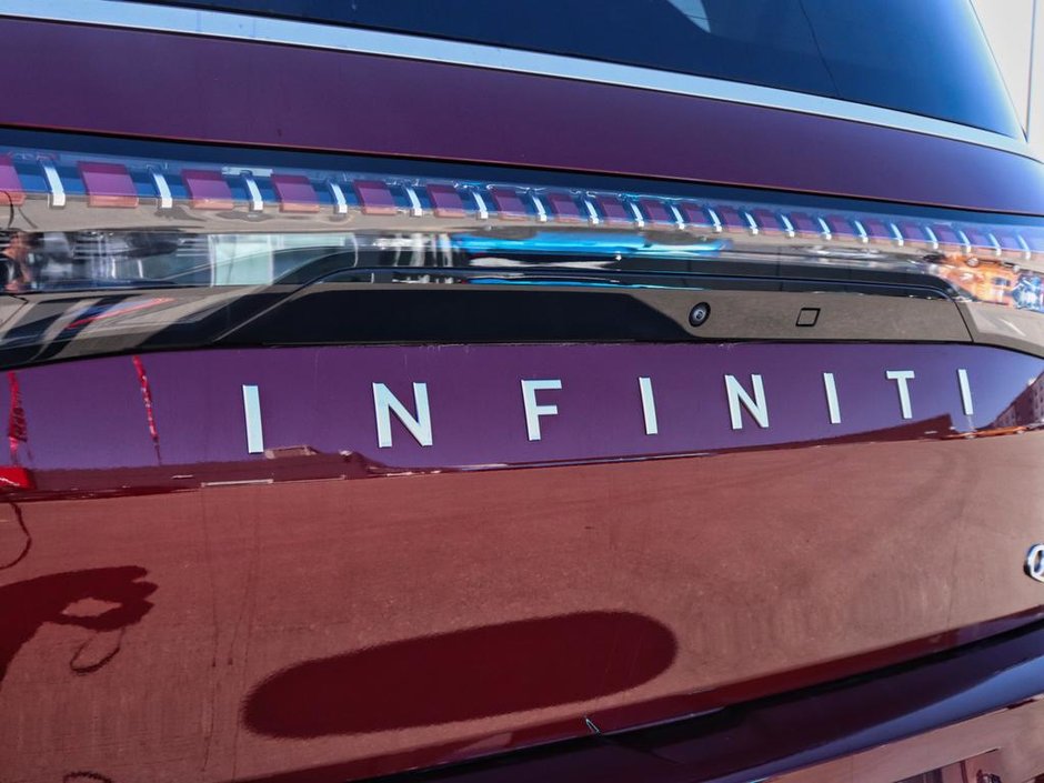2025 Infiniti QX80 SENSORY-26