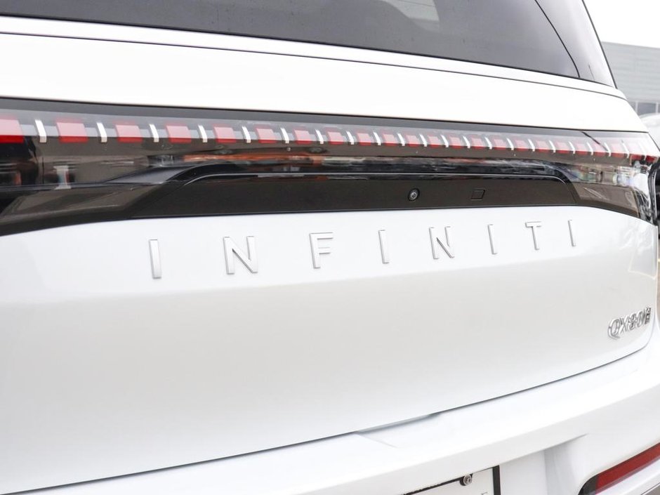 2025 Infiniti QX80 SENSORY-25