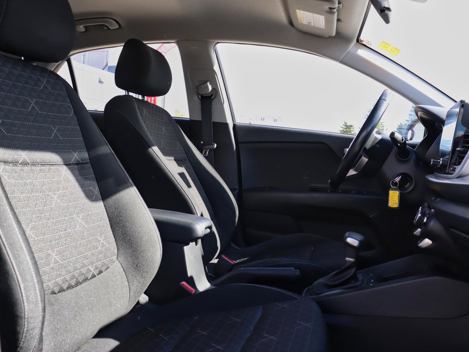 2023 Kia Rio-14