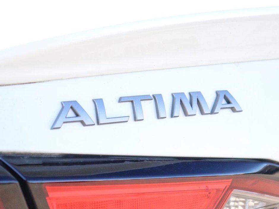 2023 Nissan Altima SR-19
