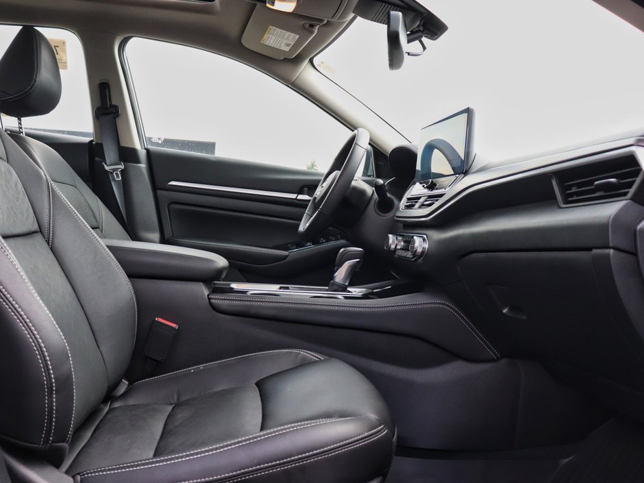 2024 Nissan Altima Platinum-16