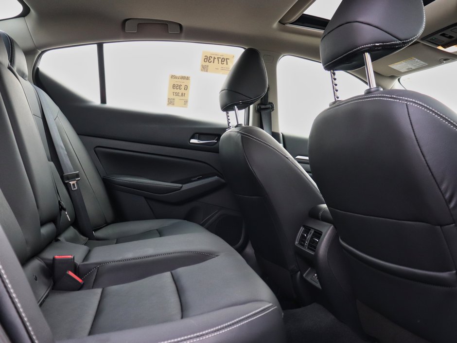 2024 Nissan Altima Platinum-17