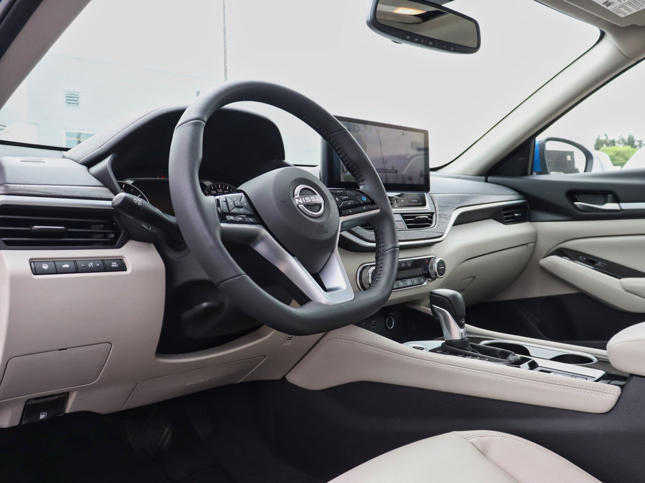 2025 Nissan Altima Platinum-7