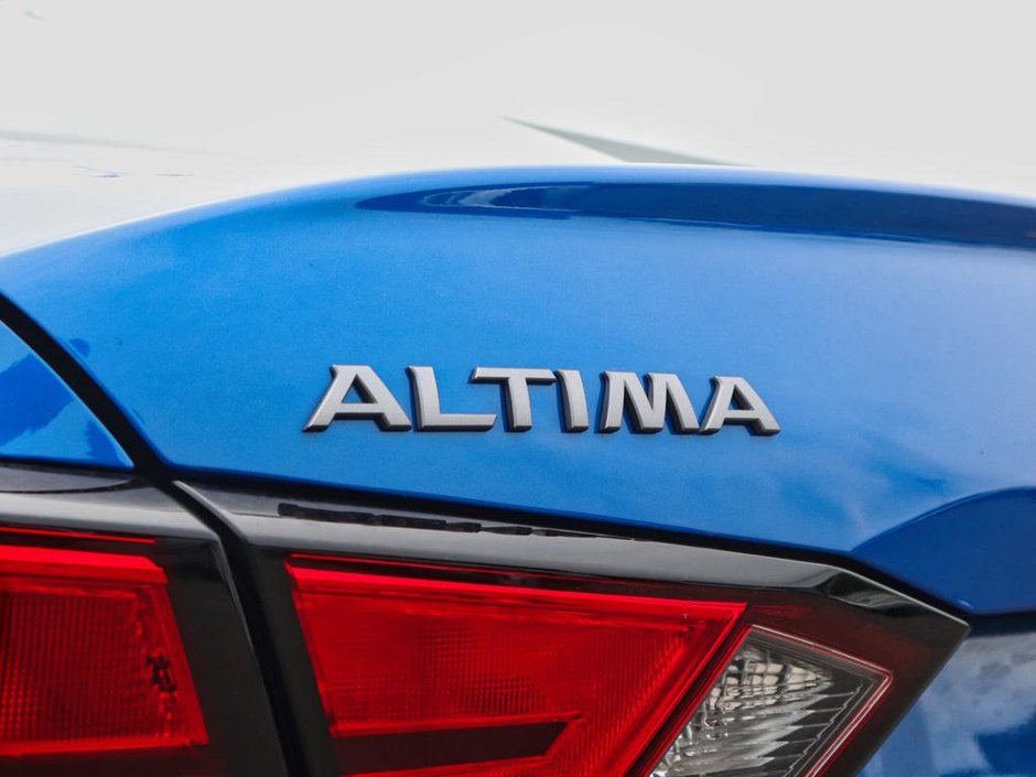 2025 Nissan Altima Platinum-21