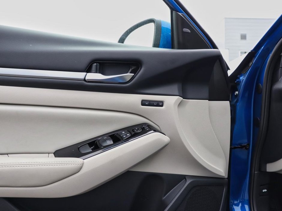 2025 Nissan Altima Platinum-6