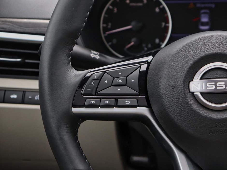 2025 Nissan Altima Platinum-10