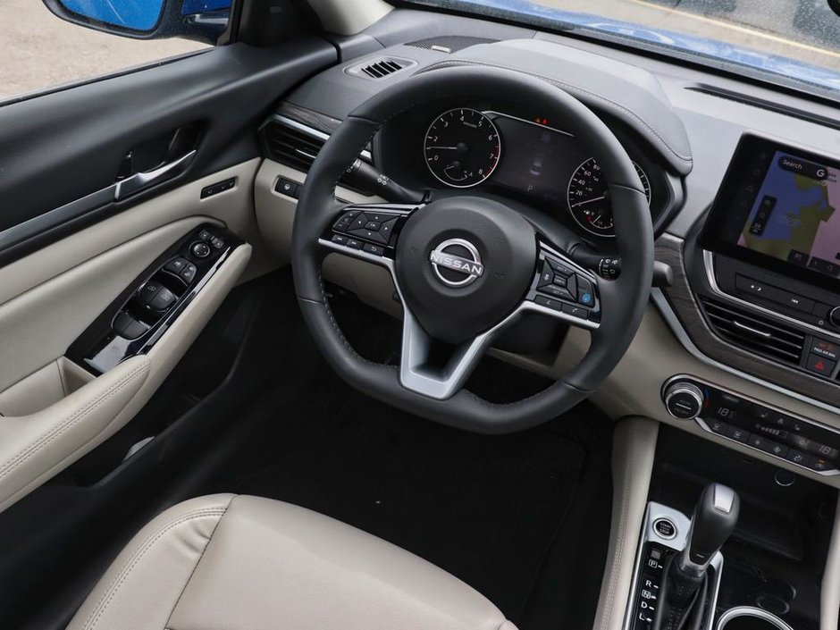 2025 Nissan Altima Platinum-12