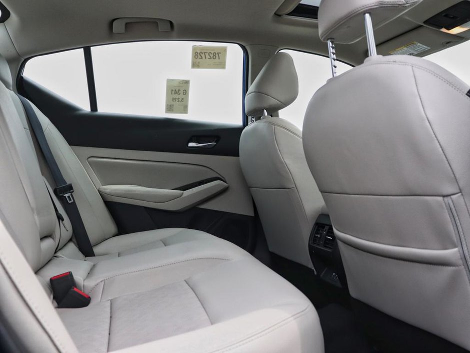 2025 Nissan Altima Platinum-17