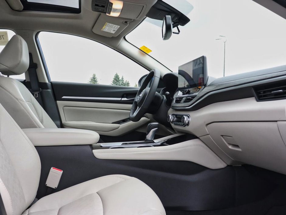 2025 Nissan Altima Platinum-16