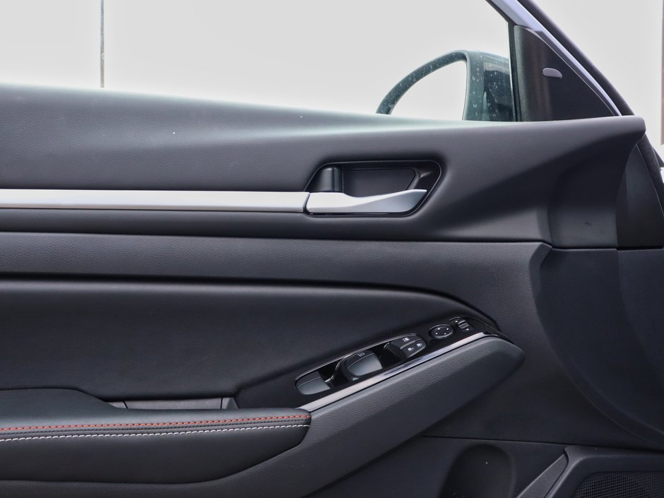 2025 Nissan Altima 2.5 SR-5