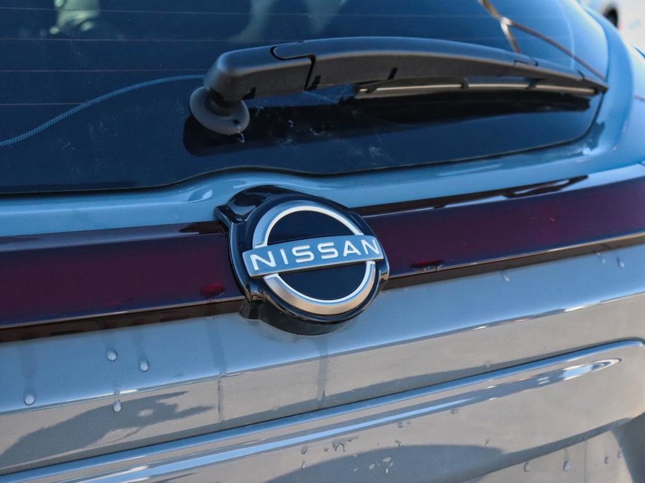 2025 Nissan Kicks Play S-18