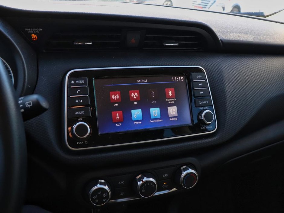 2025 Nissan Kicks Play S-21