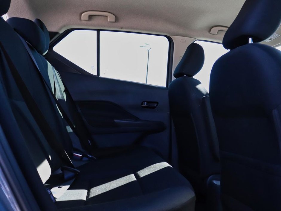 2025 Nissan Kicks Play S-16