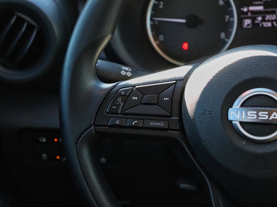 2025 Nissan Kicks Play S-10