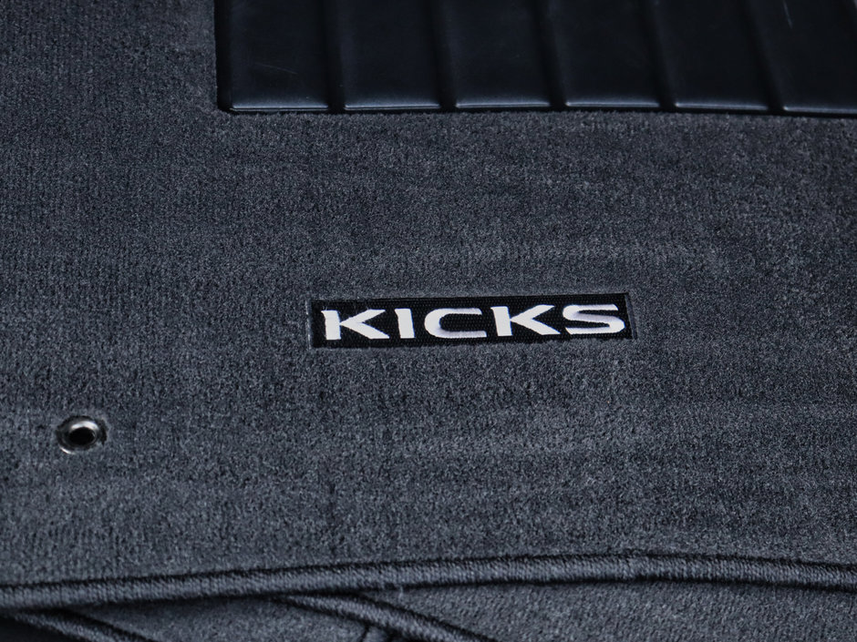 2022 Nissan Kicks SR-19