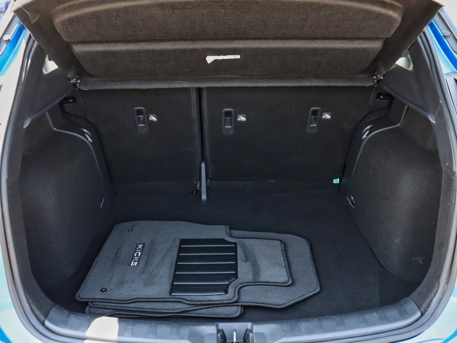 2022 Nissan Kicks SR-18
