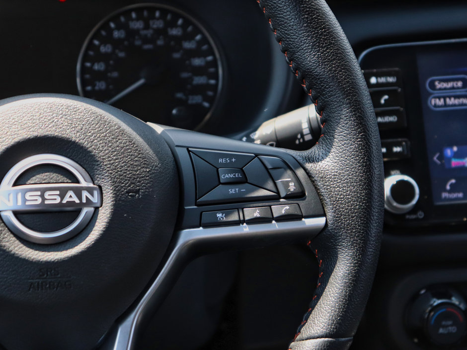 2022 Nissan Kicks SR-11