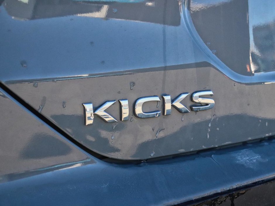 2024 Nissan Kicks S-19