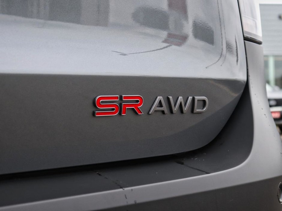 2025 Nissan Kicks SR-19