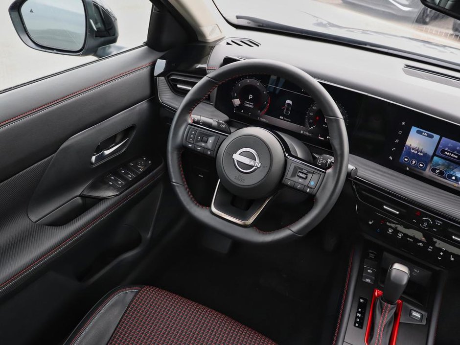 2025 Nissan Kicks SR-11