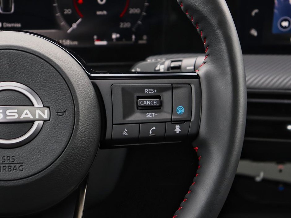 2025 Nissan Kicks SR-10