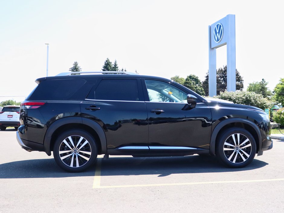 2023 Nissan Pathfinder Platinum-2