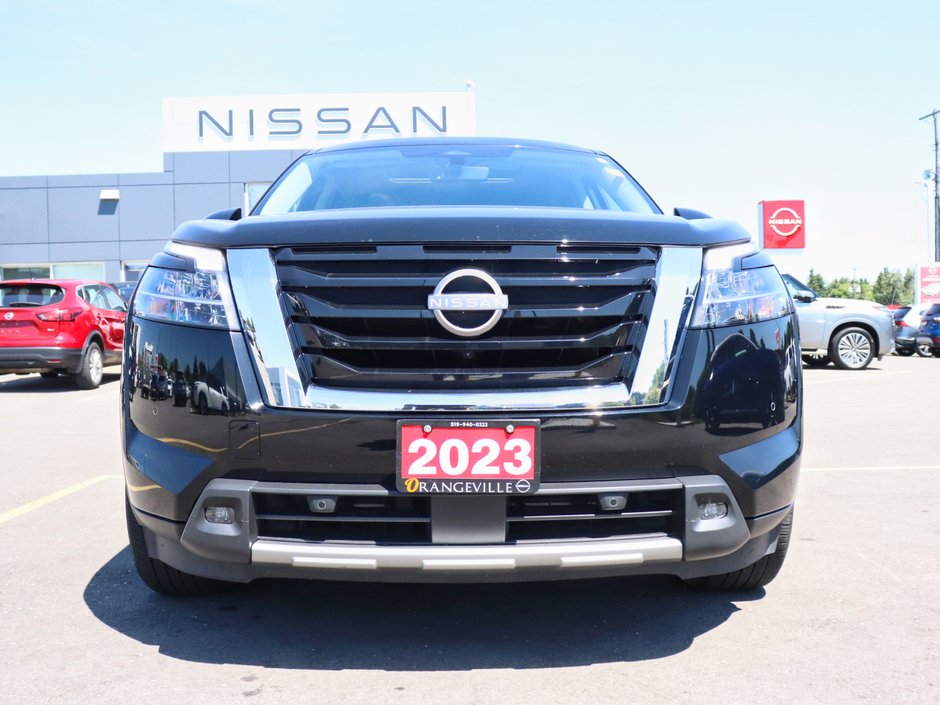 2023 Nissan Pathfinder Platinum-1