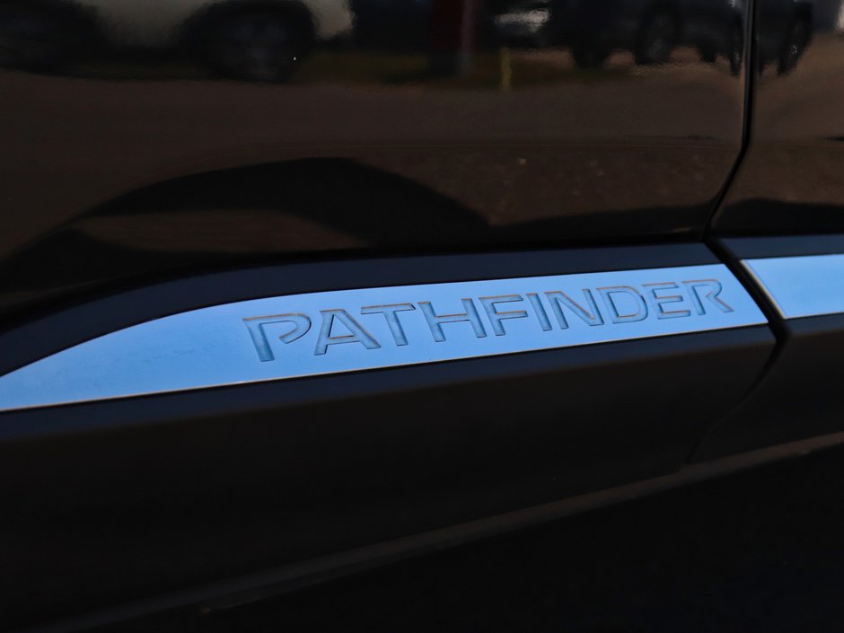 2023 Nissan Pathfinder Platinum-17