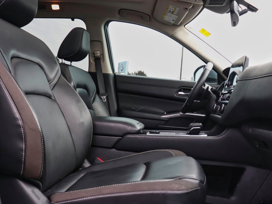 2023 Nissan Pathfinder SL-15