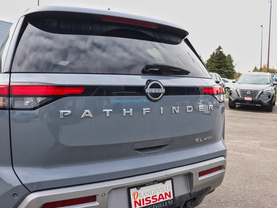2023 Nissan Pathfinder SL-18