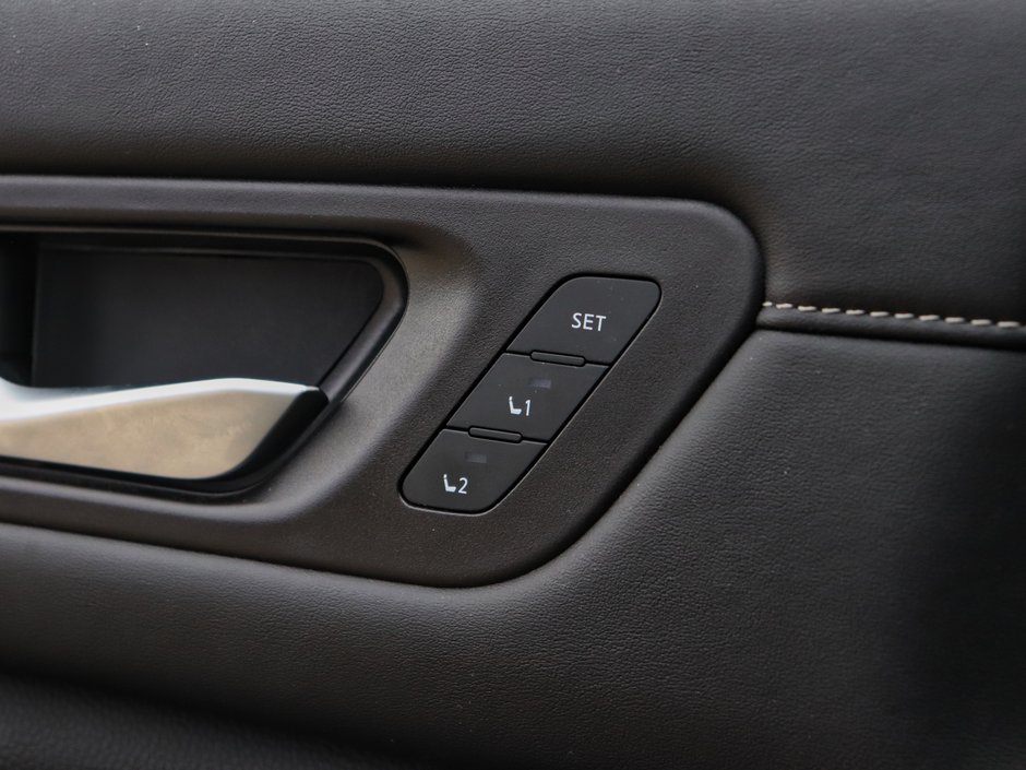 2023 Nissan Pathfinder SL-19