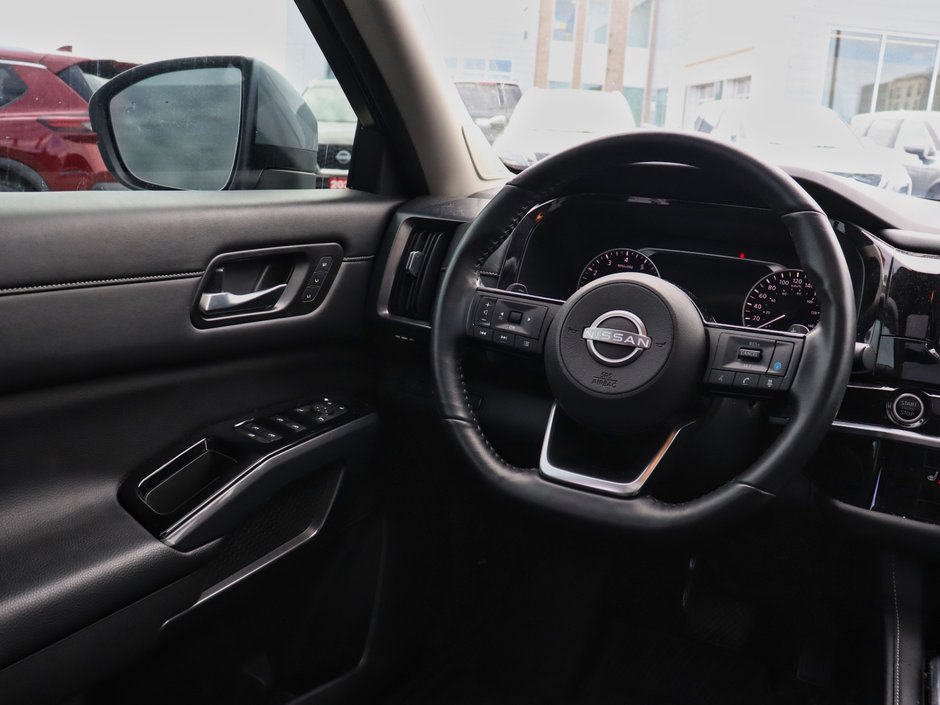 2023 Nissan Pathfinder SL-11